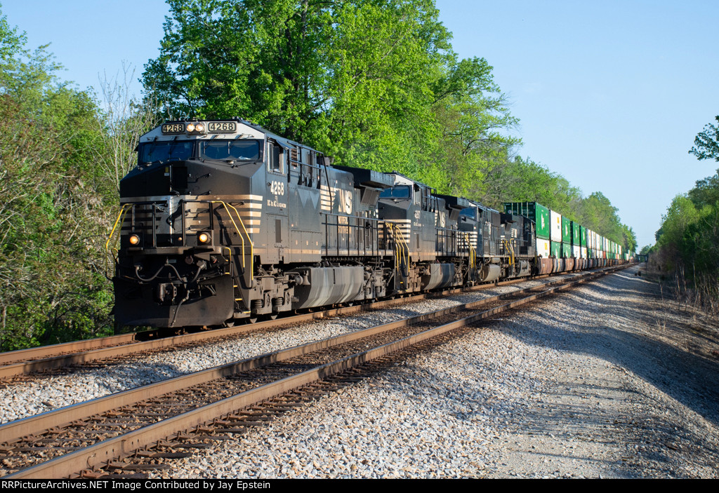 A northbound intermodal bears down on Sycamore Creek Road 